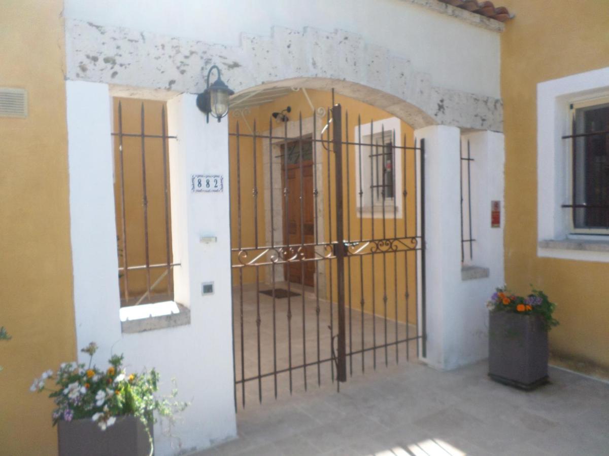 ساليرنيس Maison Mimosa المظهر الخارجي الصورة