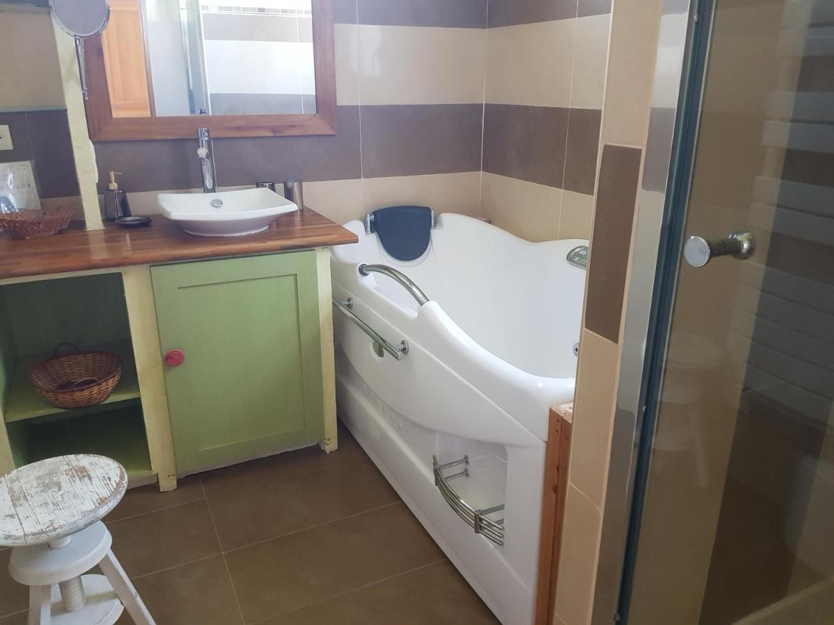 ساليرنيس Maison Mimosa المظهر الخارجي الصورة